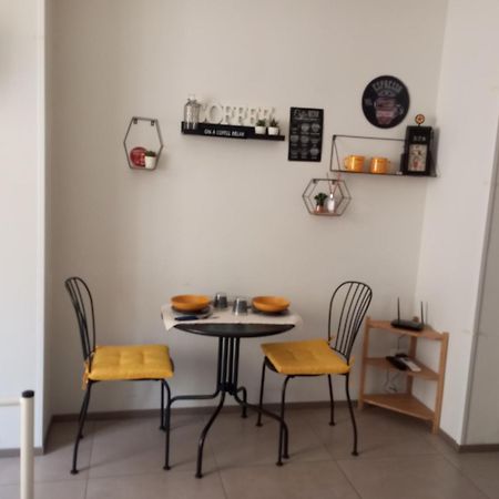 Holidaystudio Appartamento In Centro Salerno Eksteriør billede
