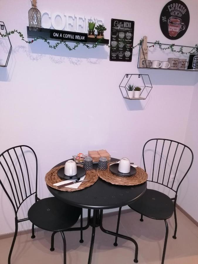 Holidaystudio Appartamento In Centro Salerno Eksteriør billede