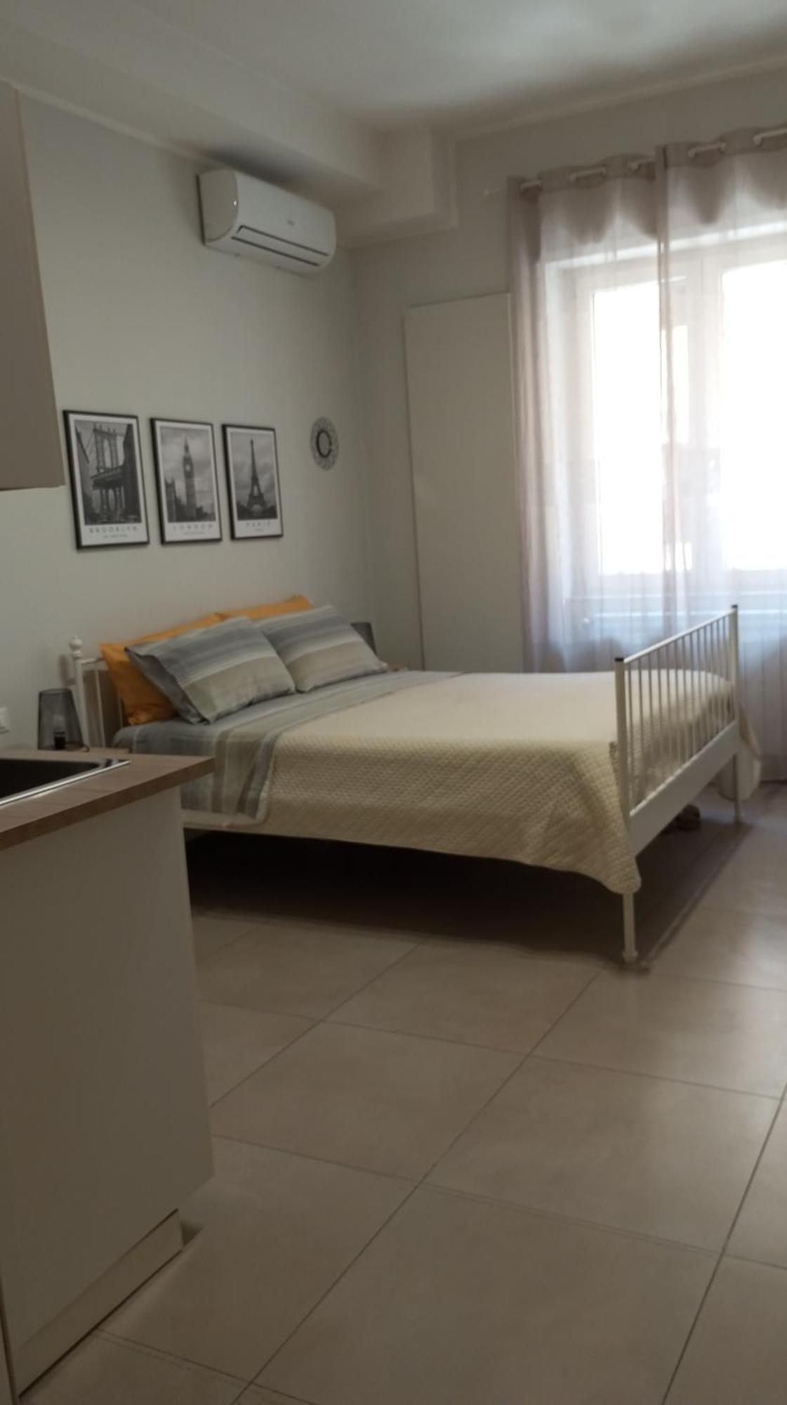 Holidaystudio Appartamento In Centro Salerno Eksteriør billede