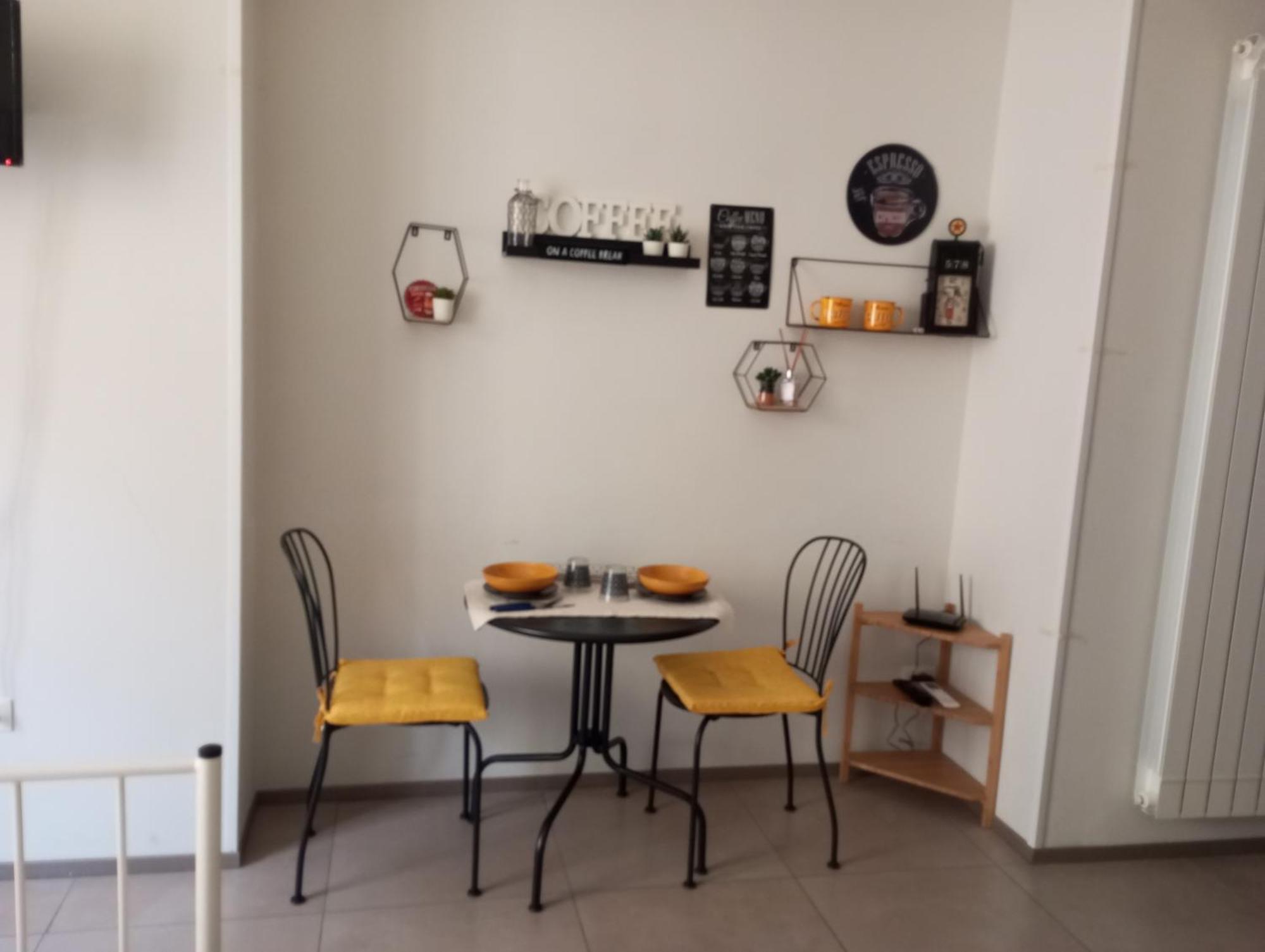Holidaystudio Appartamento In Centro Salerno Eksteriør billede