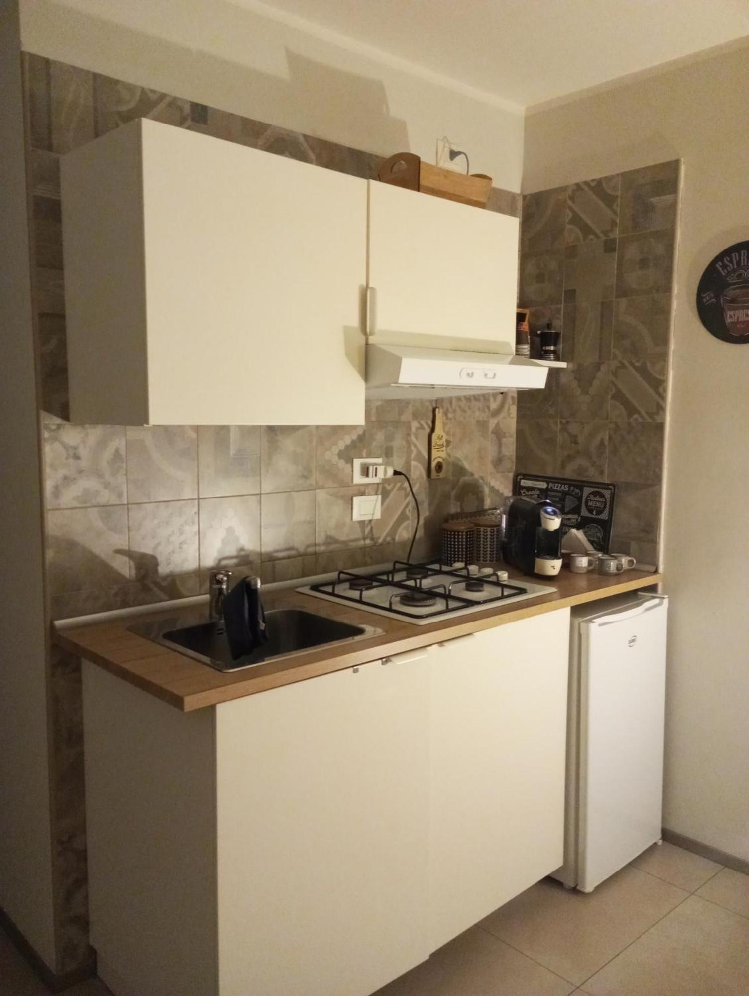 Holidaystudio Appartamento In Centro Salerno Eksteriør billede