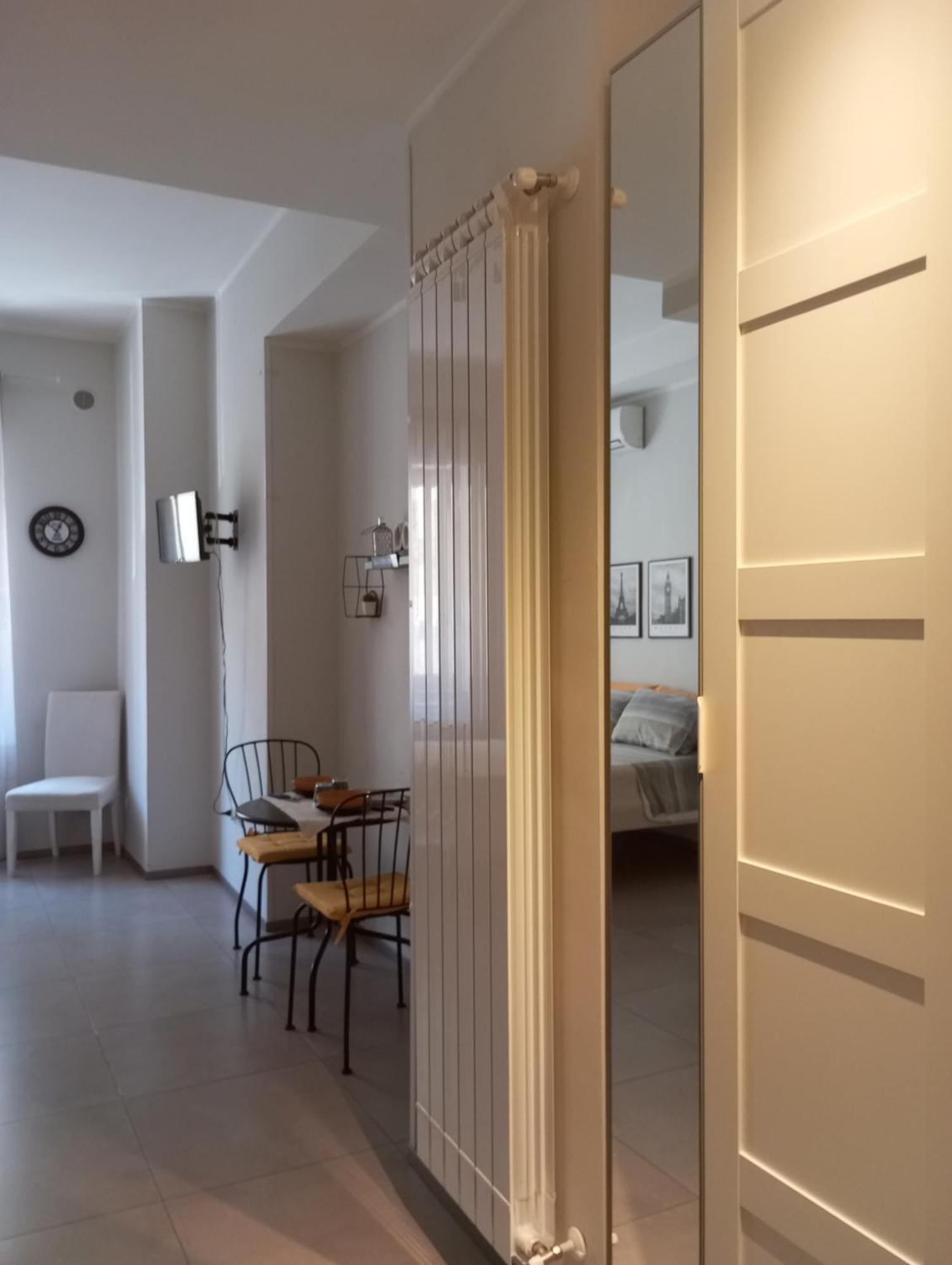 Holidaystudio Appartamento In Centro Salerno Eksteriør billede