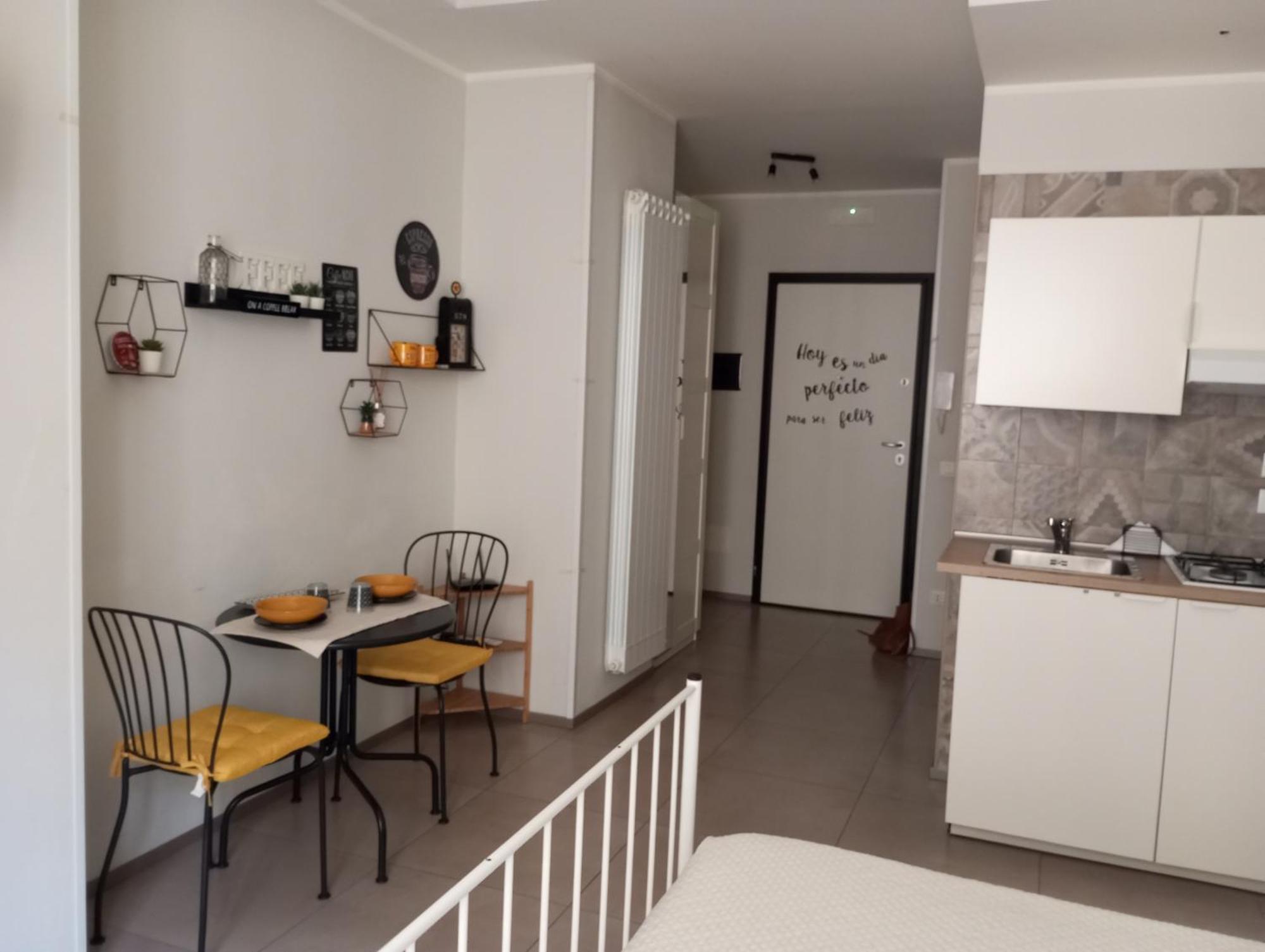 Holidaystudio Appartamento In Centro Salerno Eksteriør billede